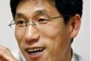 진중권 “이석기도 미쳤지만 검찰도 미쳤다”