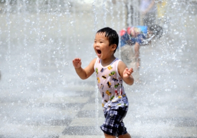 더위 잊은 동심