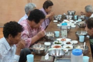 독거노인에 릴레이 식사 제공… 단양군·식당업주 매달 1회