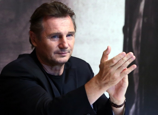 영화 홍보차 한국을 방문한 할리우드 배우 리암 니슨이 17일 오전 서울 남산 그랜드하얏트 호텔에서 열린 영화 ‘테이큰2’ 내한 기자회견에서 자신의 영화를 소개하고 있다. <br>연합뉴스