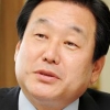 朴, 친박 솎아내라 요구에 脫朴 김무성 ‘끼워넣기’로 수습