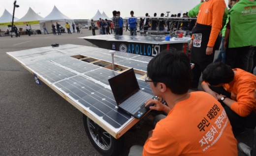 ‘무인 태양광 자동차’ 첫 경주대회