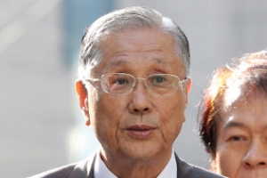 검찰, ‘MB 큰형’ 이상은 회장 소환…다스 관련 의혹 조사