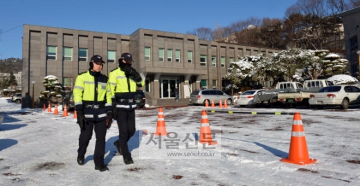 대변인 임명 위법논란까지… 與도 “깜깜이 인사 한계” 비판