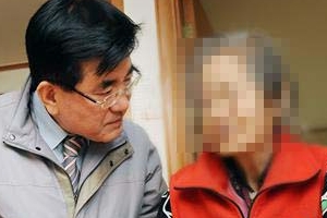 복지관 간 구청장의 눈물