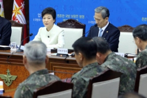 朴대통령 “北도발땐 정치적 고려없이 초전 강력대응”