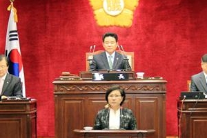 [의정 포커스] 강서구 항공기 정치장 이전 촉구결의안 채택