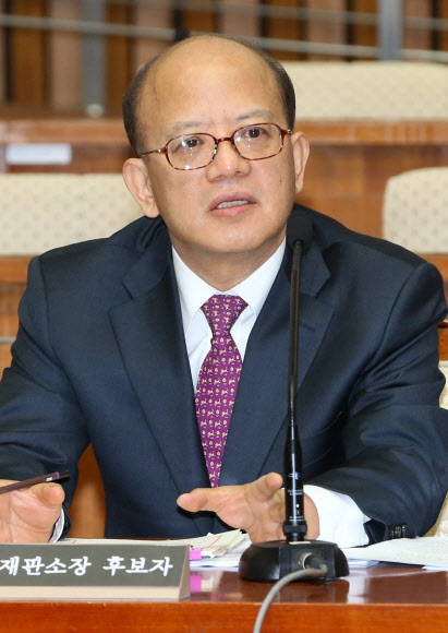 박한철 헌법재판소장 후보자가 9일 국회에서 계속된 인사청문회에서 위원들의 질문에 답변하고 있다.