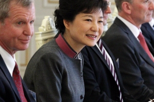 朴대통령 “북한과 대화하겠다”