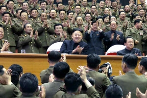 北 김정은, 군사학교 체육경기 이례적 관람