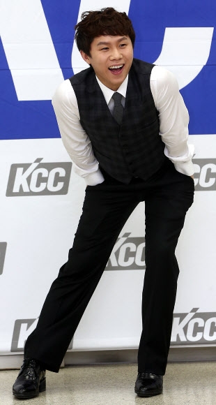 19일 오전 서울 서초동 KCC사옥에서 열린 MBC 에브리원 대기업 체험 프로그램 ‘나인 투 식스’ 기자간담회에서 개그맨 양세형이 포즈를 취하고 있다. <br>연합뉴스