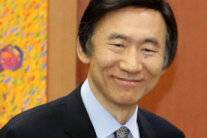 [日의원 야스쿠니 집단 참배] 이제는 대놓고 역사도발… 7월선거 보수 표심몰이 검은 속셈