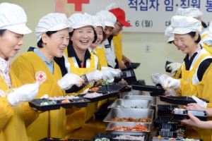 국무위원 부인들 ‘도시락 봉사’