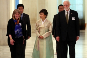 스미스소니언 박물관 방문한 박 대통령