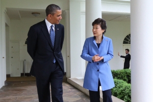 [韓·美 정상회담] 朴대통령 “日, 거울 보고 올바른 역사의식 가져라”… 오바마 공감