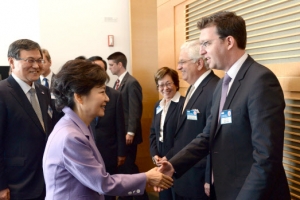 박 대통령, 창조경제 리더 간담회 참석