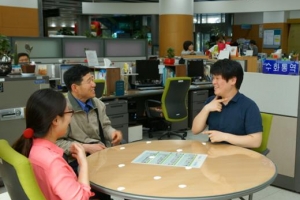 수화 통역 서비스·점자 소식지 비치… 관악, 장애없는 장애인 복지