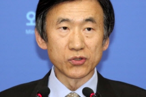 “日정치인 위안부 관련 발언    상식 벗어나고 창피스러워”