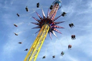 세상에서 가장 높은 그네 화제…아찔한 체험 영상