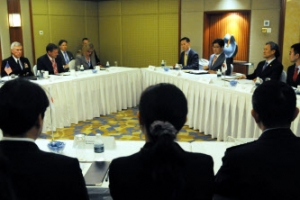 한·미·일 국방장관 “北 핵프로그램 폐기해야”