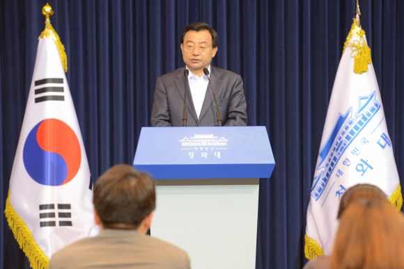 3일 오후 춘추관에서 이정현 신임 홍보수석이  기자회견을 하고 있다.이언탁 utl@seoul.co.kr