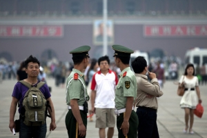 원혼 달랠 의식은 없고 광장엔 삼엄한 감시만