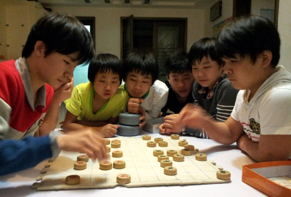 북송 탈북청소년 중국서 단란했던 모습