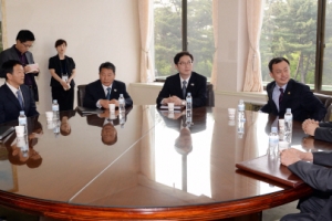 [남북 장관급회담 실무접촉] 오전 10시부터 수차례 마라톤 협상… 수석대표·의제 놓고 신경전