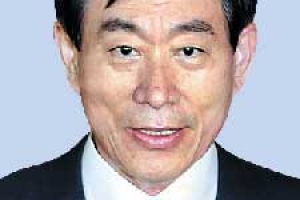 “국정원·경찰 대선 조직적 개입”…檢, 원세훈·김용판 불구속 기소