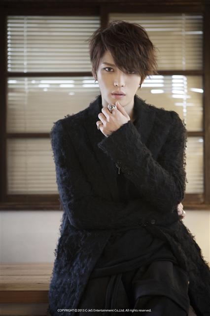 JYJ 멤버 김재중, 록음악으로 솔로 데뷔.