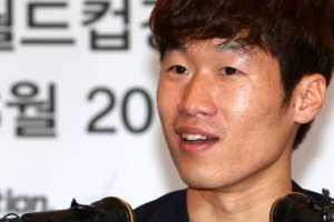 박지성 “홍명보 원해도 대표팀 복귀 NO… 유럽서 뛰고 싶어”