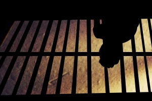 40대女, 술만 취하면 하이힐 들고…