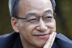 “죽음으로 되돌아가는 여행은 누구에게나 공평” 빈손과 빈 몸으로 떠나는 詩人