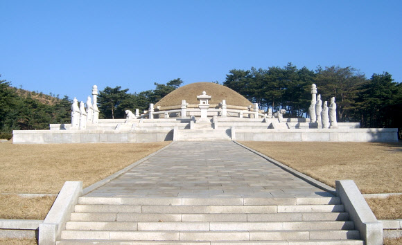 북한 개성역사유적지구에 분포돼 있는 고려시대 유적들이 23일 유네스코 세계유산에 등재됐다. 왕건릉. 연합뉴스