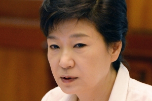 朴대통령 “국정원 사건 관여하지 않았다…국회에서 논의해야”