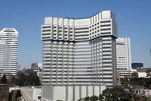 10일마다 2개층씩 조용하게 깨끗하게…도심빌딩, 사라지다