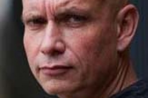 “英 사상 최악 인종 범죄… 경찰, 물타기 시도했다”