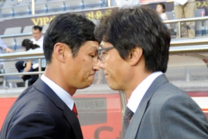 [프로축구] 황새의 포항, 독수리의 서울 겨우 이겼다