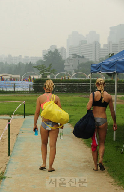 2013 FIVB 세계여자비치발리볼 서울챌린저대회가 잠실한강공원에서 막을 올렸다. 장고봉PD goboy@seoul.co.kr