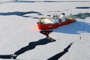 ‘동해’ 열고 꿈의 뱃길 북극항로로… 수출길 확 짧아진다