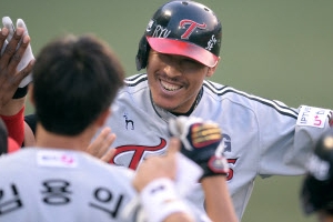 [프로야구] 서른아홉 이병규, 최고령 사이클링 히트