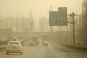 FT 인터넷판 “중국 스모그로 기대수명 5.5년 단축”