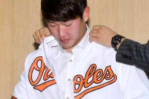 美야구>볼티모어 윤정현 “류현진처럼 자신있게 던지겠다”