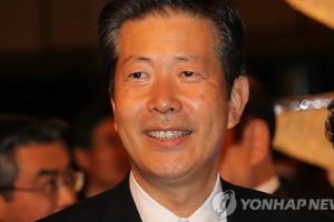 “아베, 야스쿠니 신사 참배 말라”