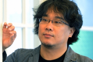 “트위터에 오른 평 보면 총알구멍 300개 난 듯 심신이 너덜너덜해요”