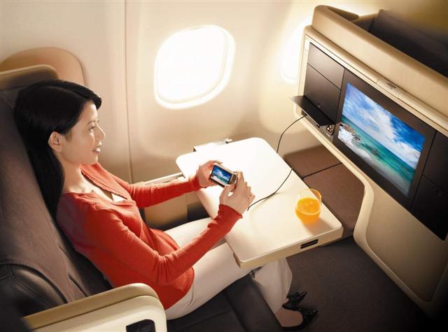 여행 전문지 데스틴 아시안이 7년 연속 ‘최고의 퍼스트&비즈니스 클래스 항공사’로 선정한 싱가포르항공의 비즈니스석. 싱가포르항공 제공