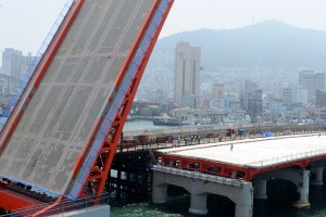 부산 영도대교 시운전
