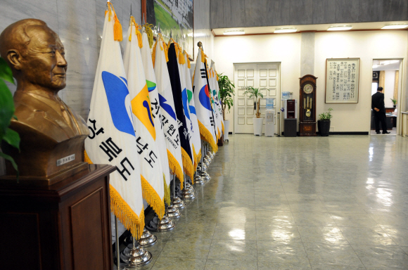 전직 국회의원들의 단체인 헌정회는 2009년 12월, 30년간의 셋방살이를 끝내고 국회 내 옛 의정연수원건물로 이주했다. 이호정 기자 hojeong@seoul.co.kr