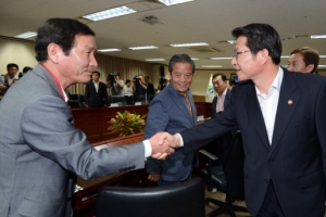 “마지막으로 개성공단 회담 제의”… 정부, 北에 최후통첩