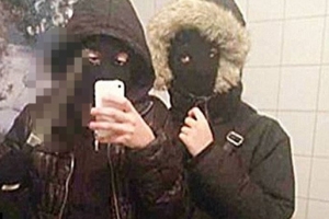 소녀 복면강도단의 ‘셀카’